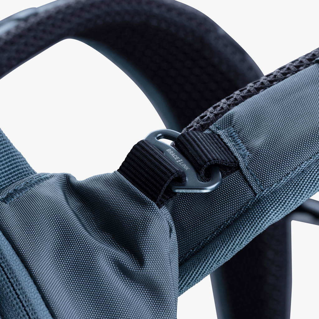 Evoc Explorer Pro 26L Fahrradrucksack in GRAU