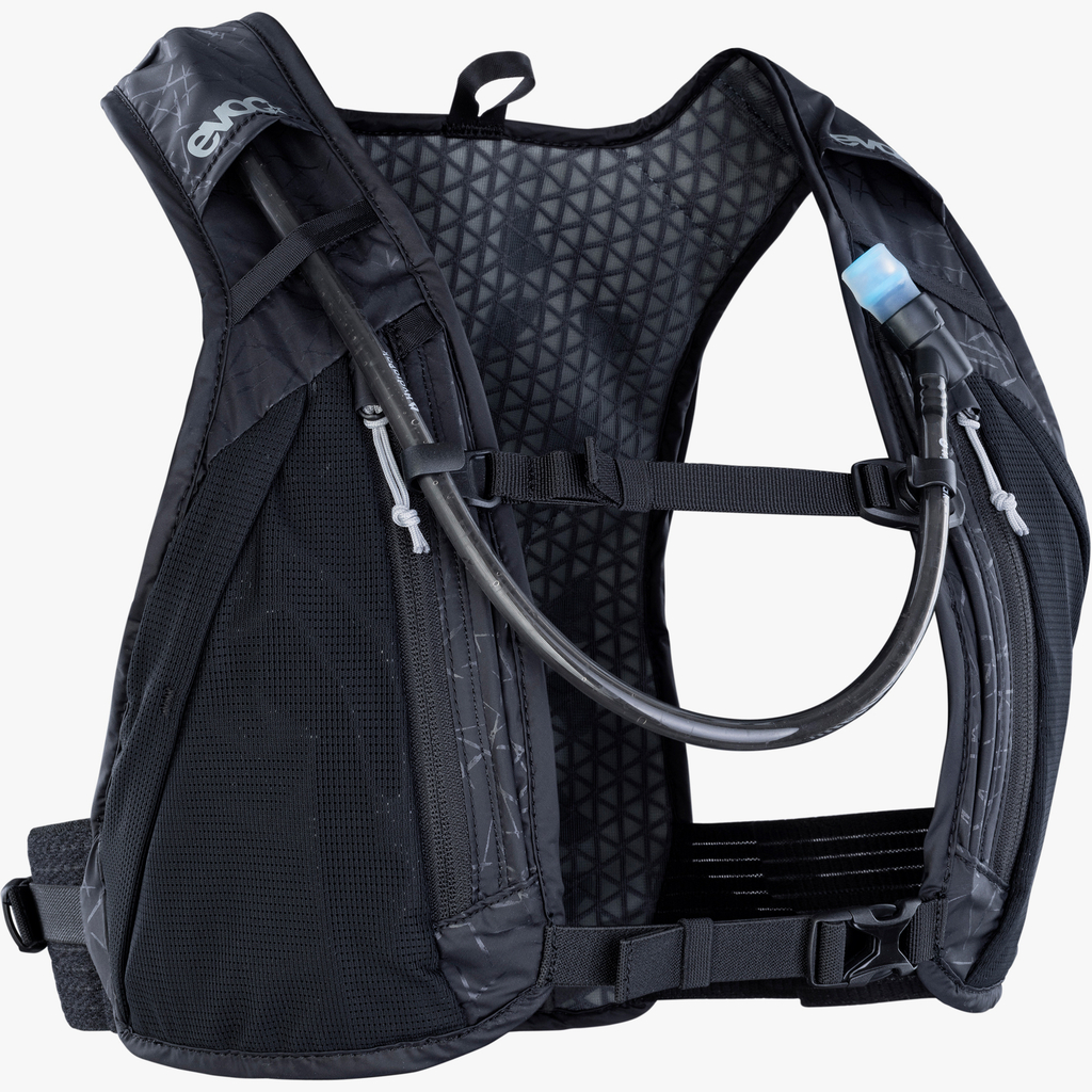 Evoc Hydro Pro 6L + 1.5L Bladder Fahrradrucksack in SCHWARZ