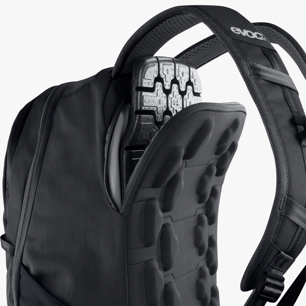 Evoc Commute Pro 22L Fahrradrucksack in SCHWARZ