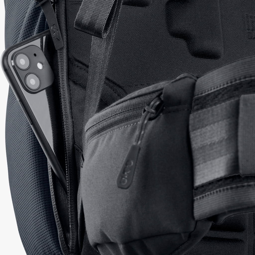 Evoc Commute Pro 22L Fahrradrucksack in SCHWARZ