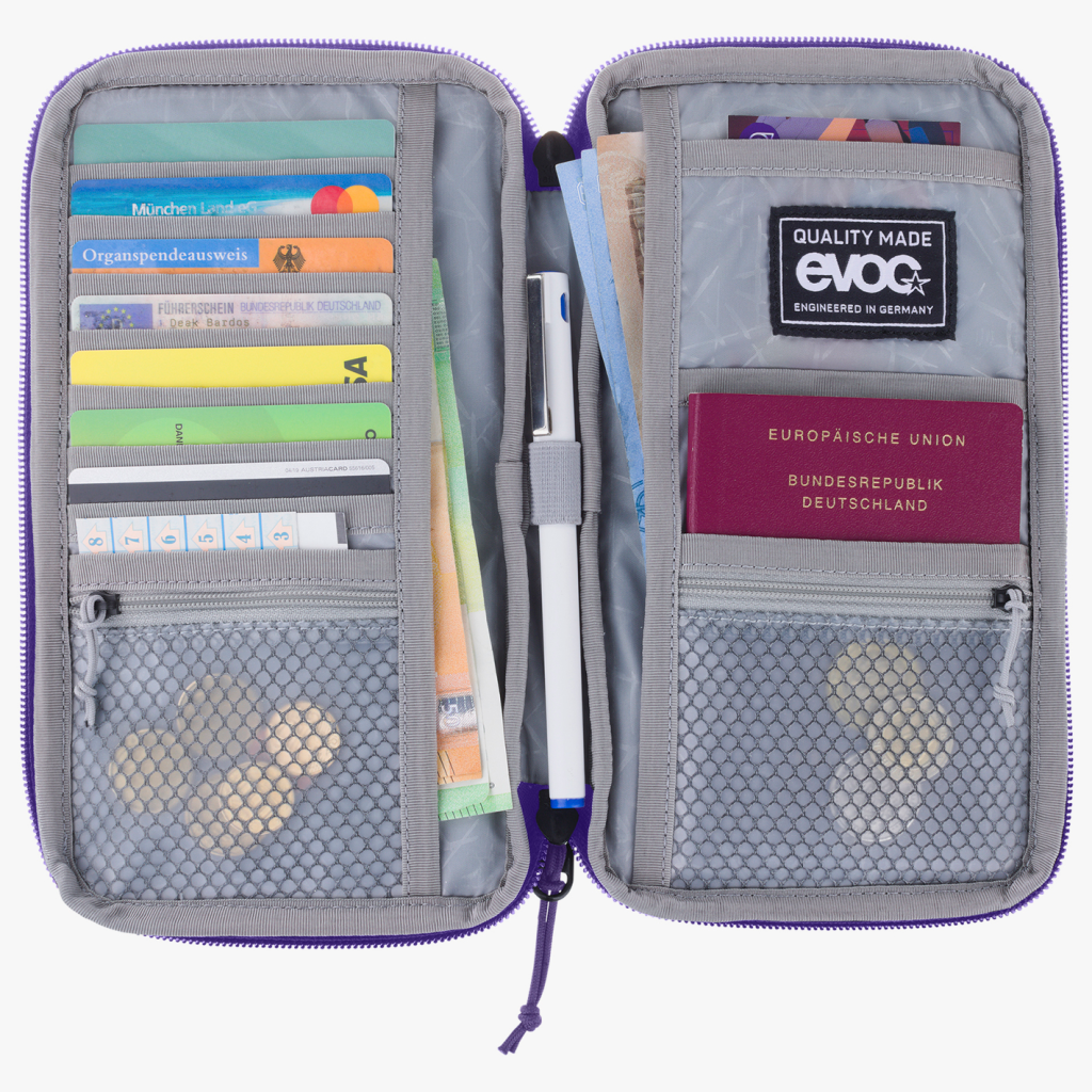 Evoc Travel Case in VIOLETT